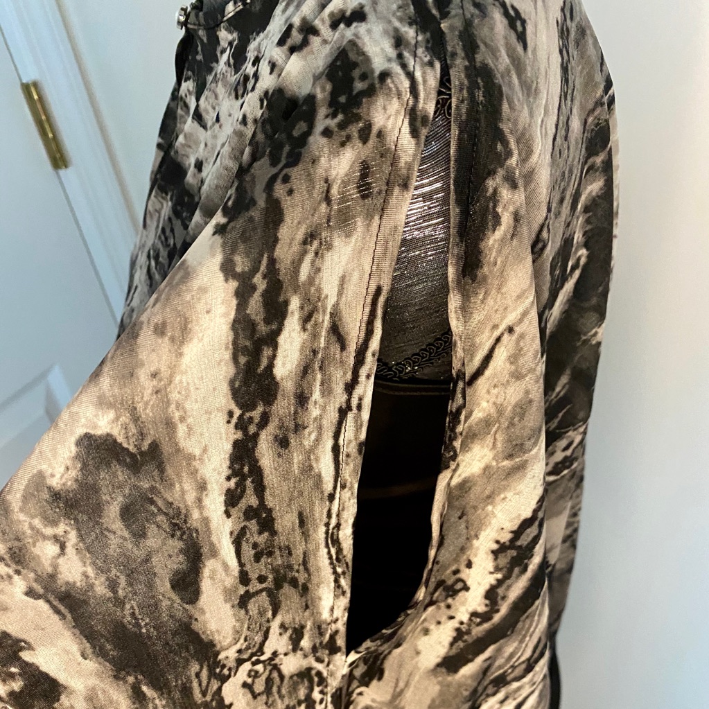 Nwt Jennifer Lopez Black/Cream Split Sleeve Top Xs — image 4 of 4